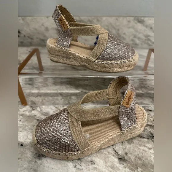 Toni Pons Shiny little girl espadrille in Gold Sz 25/8.5 NWOT