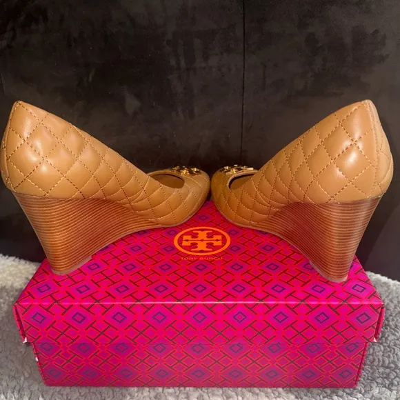 Tory Burch Laura 85MM Quilted Wedge/Nappa Leather 9 Womens