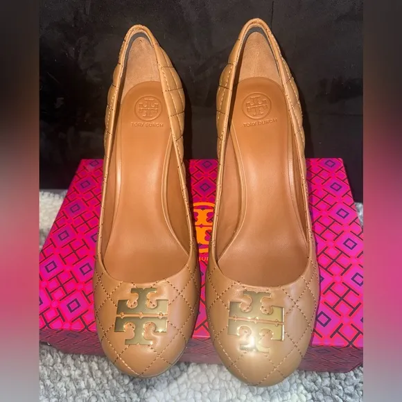 Tory Burch Laura 85MM Quilted Wedge/Nappa Leather 9 Womens