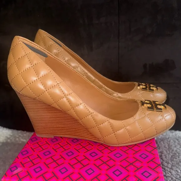 Tory Burch Laura 85MM Quilted Wedge/Nappa Leather 9 Womens