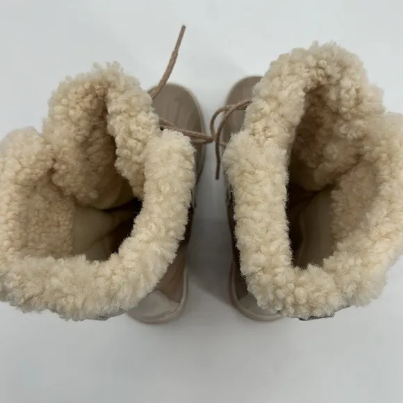 UEC Sorel cream &amp; gold duck boots waterproof shearling lined no box size 5.5