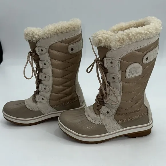 UEC Sorel cream &amp; gold duck boots waterproof shearling lined no box size 5.5