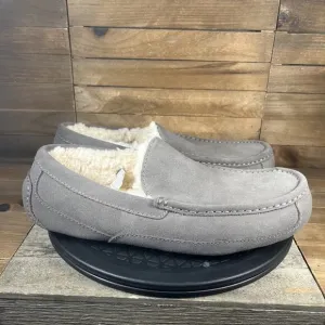 UGG Australia Mens Size 11 Ascot Gray Suede Closed Toe Slip On Slipper Shoes