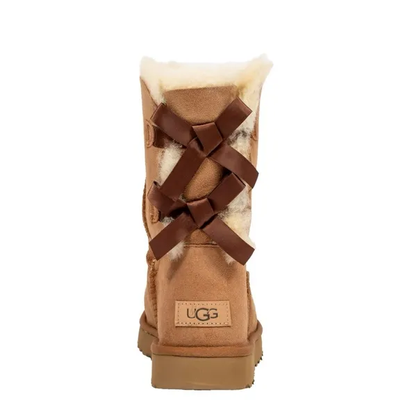 Ugg Bailey Bow II Chestnut Short Boots Womens size 7