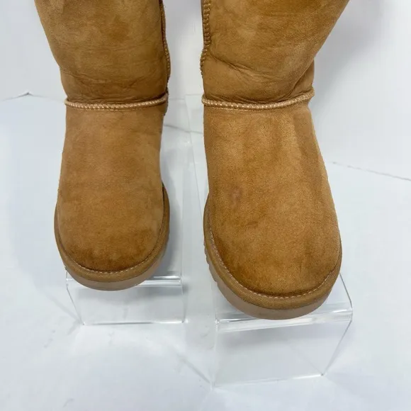 Ugg Bailey Bow II Chestnut Short Boots Womens size 7