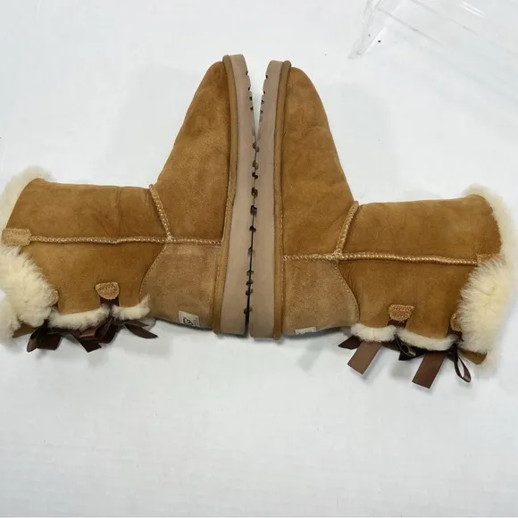 Ugg Bailey Bow II Chestnut Short Boots Womens size 7