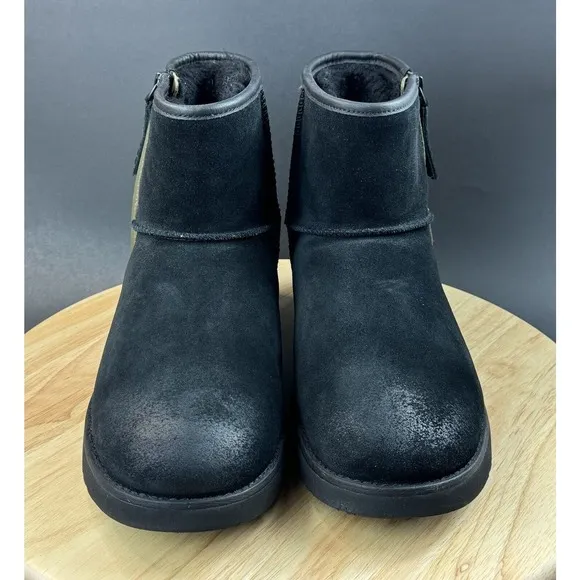 UGG CLASSIC MINI ZIP SHEEPWOOL WATERPROOF WINTER BOOTS, MEN US 9 EUR 42