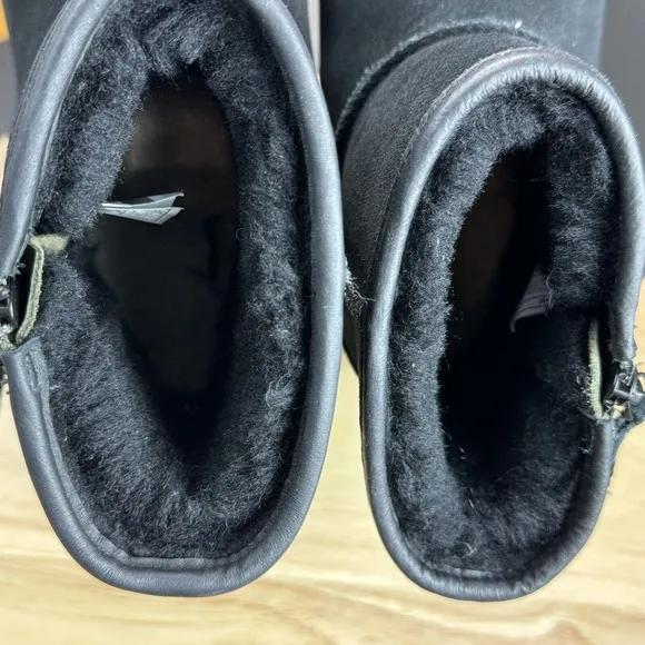 UGG CLASSIC MINI ZIP SHEEPWOOL WATERPROOF WINTER BOOTS, MEN US 9 EUR 42