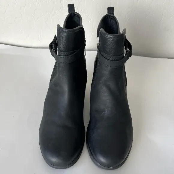 Ugg Emalie Waterproof wedge ankle boots black 10