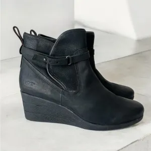 Ugg Emalie Waterproof wedge ankle boots black 10