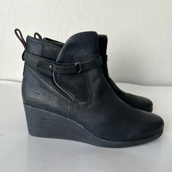 Ugg Emalie Waterproof wedge ankle boots black 10