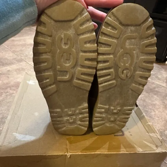 UGG Kid’s K Redwood Boots