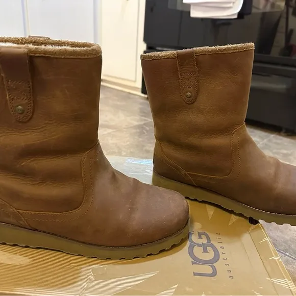 UGG Kid’s K Redwood Boots