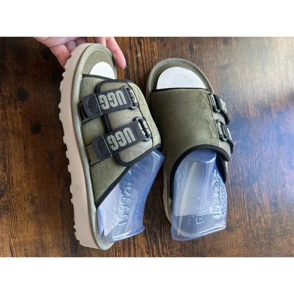 UGG Men’s Goldencoast Slide Sandals