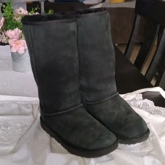 UGG TALL BOOTS