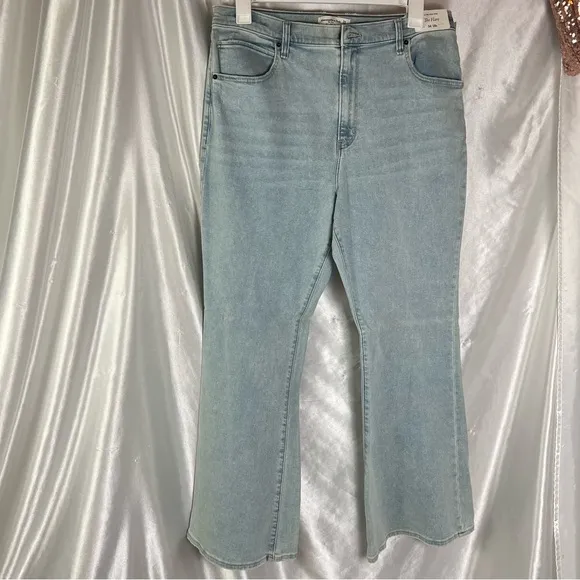 Ultra High Rise Light Wash Flare Jeans Size 18R NWT Y2K Vintage Fit 34” Inseam