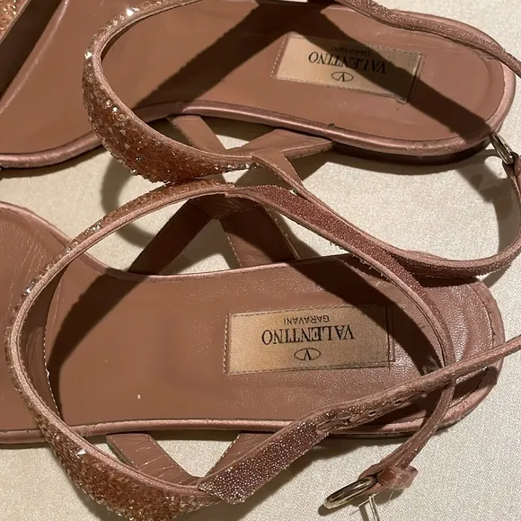 Valentino Garavani beige/pink crystal sandals