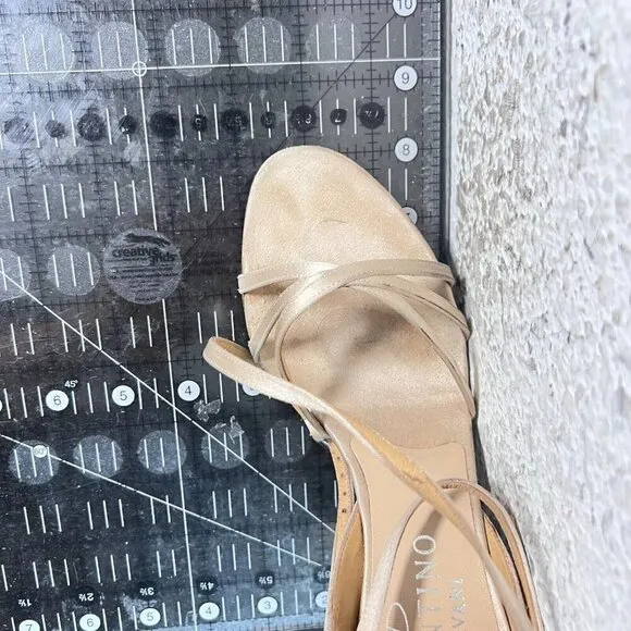 Valentino Garavani Women Size EU 36 US 6 Cream Leather Strappy Pump Heels