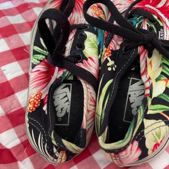 VANS Off The Wall Lace-Ups  Shoes Tropical Kids Size 10.5 US