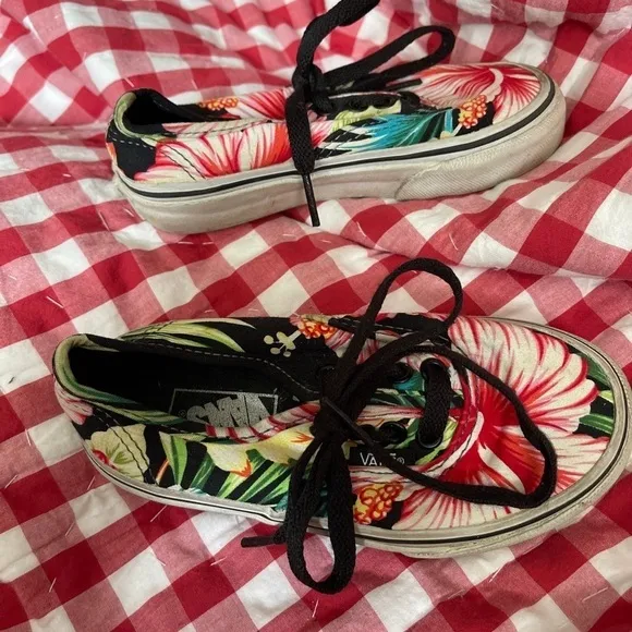 VANS Off The Wall Lace-Ups  Shoes Tropical Kids Size 10.5 US