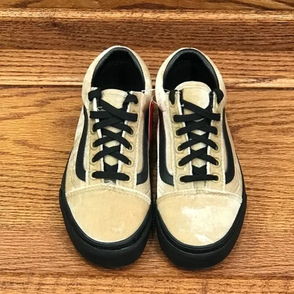 Vans Old Skool Velvet Tan Black Shoes