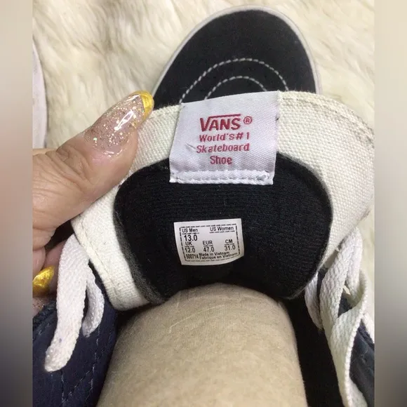 VANS TENNIS SHOES