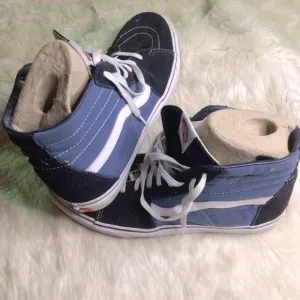VANS TENNIS SHOES