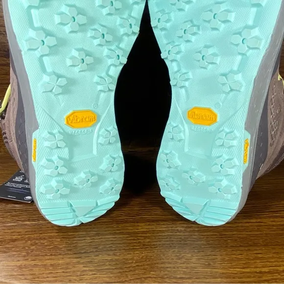Vasque women’s shoe Size 7