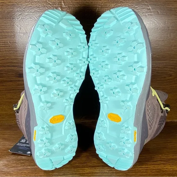Vasque women’s shoe Size 7