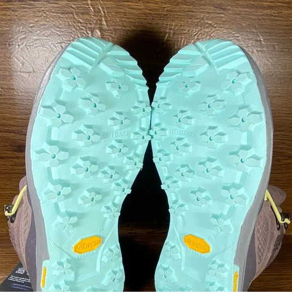 Vasque women’s shoe Size 7