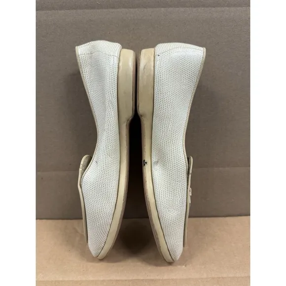 Vintage Belgian Shoes Beige Embossed Leather Rubber Sole Bow Loafers 8.5WW WIDE