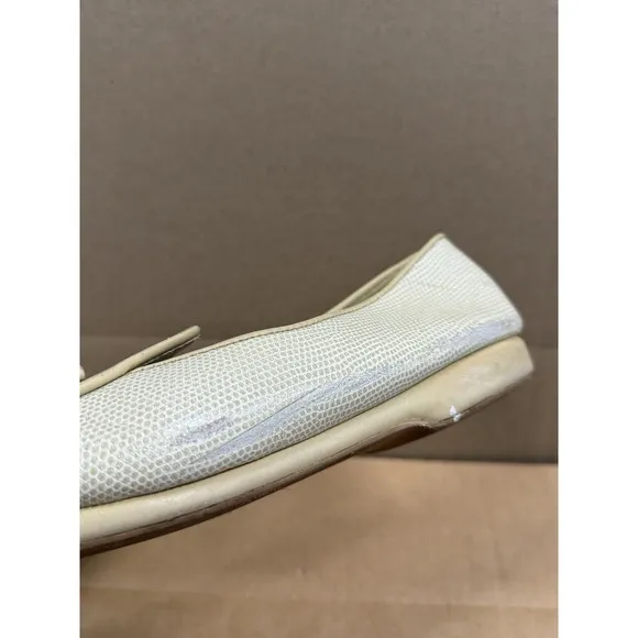 Vintage Belgian Shoes Beige Embossed Leather Rubber Sole Bow Loafers 8.5WW WIDE