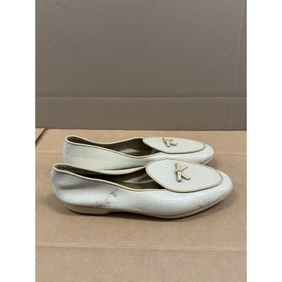 Vintage Belgian Shoes Beige Embossed Leather Rubber Sole Bow Loafers 8.5WW WIDE