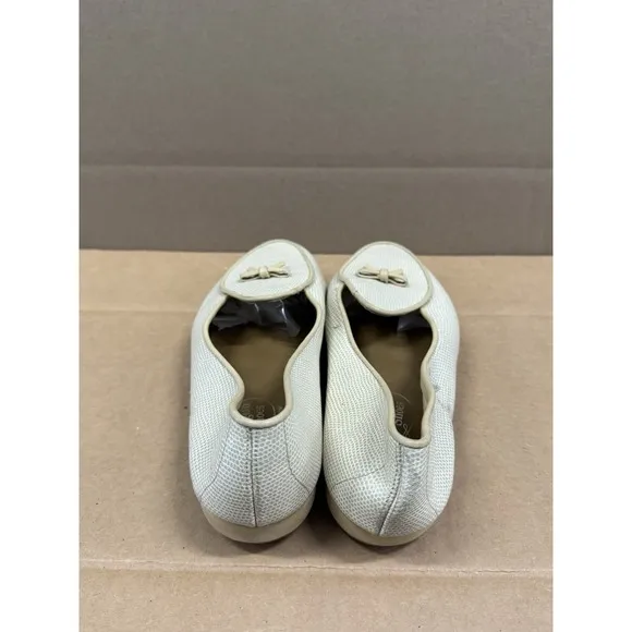 Vintage Belgian Shoes Beige Embossed Leather Rubber Sole Bow Loafers 8.5WW WIDE
