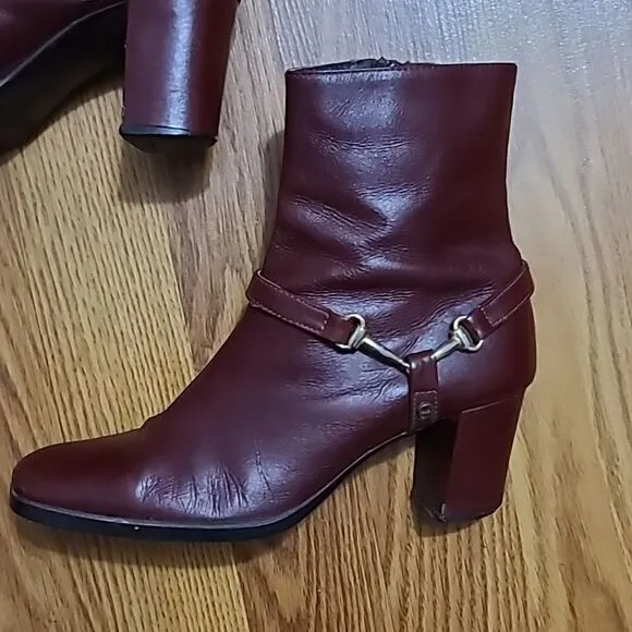 Vintage 1970s burgundy leather chelsea boots horse bit