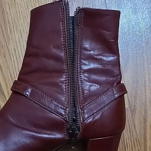 Vintage 1970s burgundy leather chelsea boots horse bit