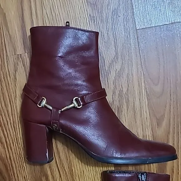 Vintage 1970s burgundy leather chelsea boots horse bit