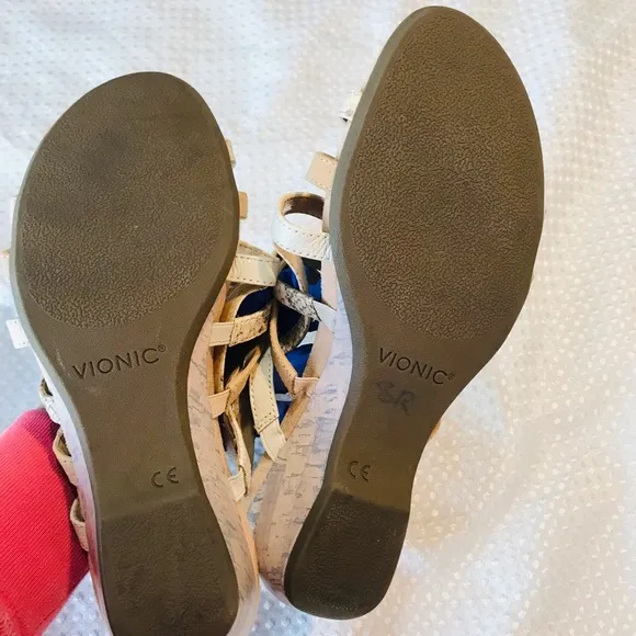 Vionic Tess sandals