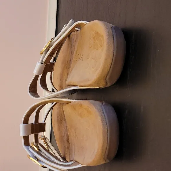 VIONIC white sandals