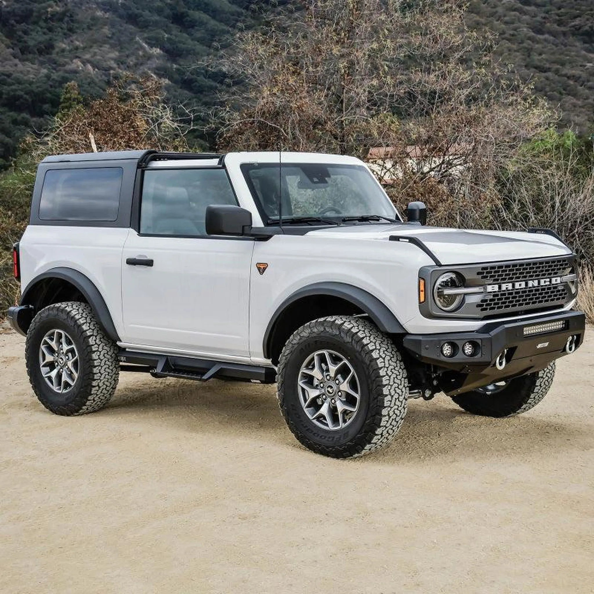 Westin HDX Drop Nerf Step Bars for  2021  Ford Bronco (2-Door) - Textured Black | wes56-14185