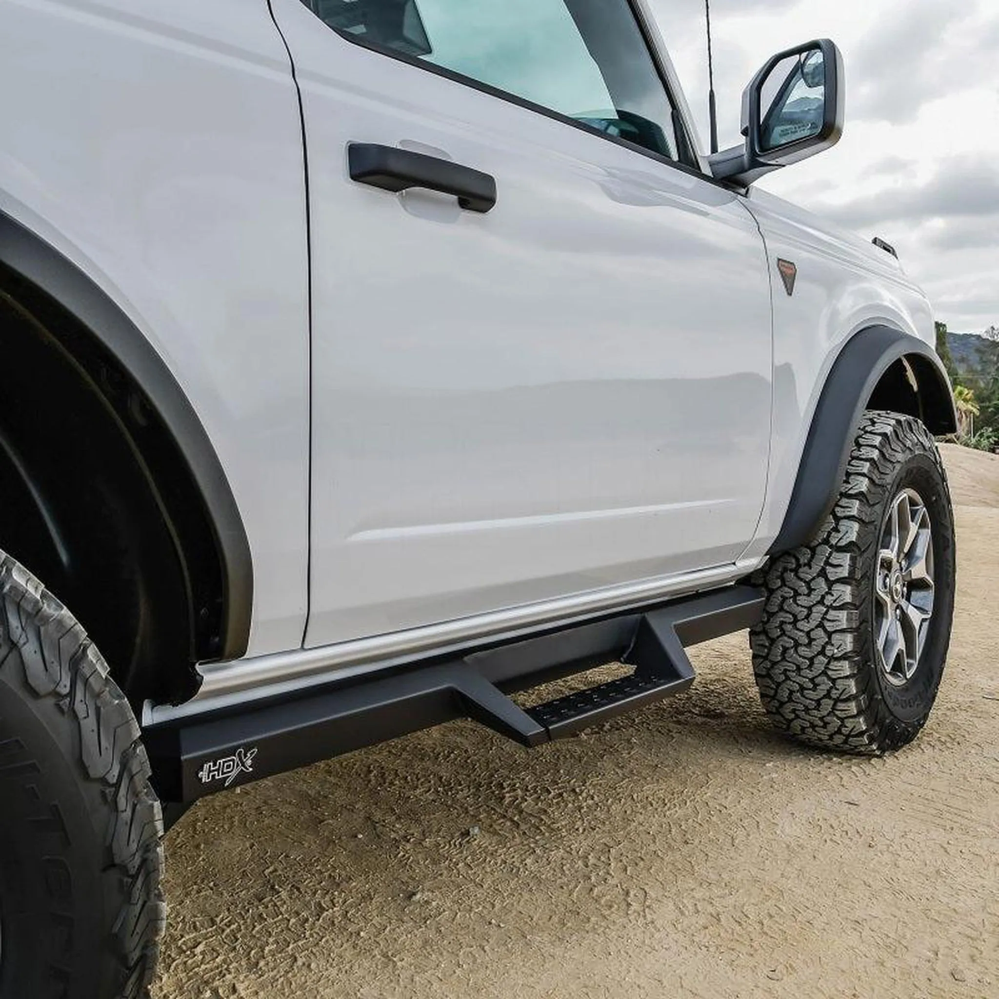 Westin HDX Drop Nerf Step Bars for  2021  Ford Bronco (2-Door) - Textured Black | wes56-14185