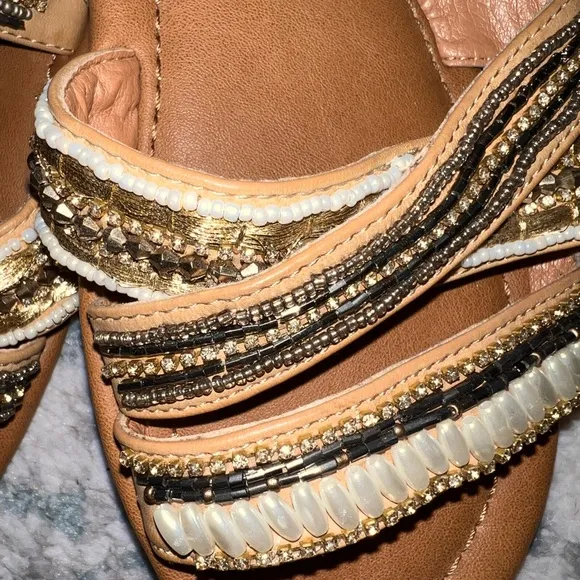 White Mountain Beaded Sandals Size 8 Gently Used Great Condition