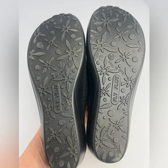 Womens Fly Flot Black Slipper Shoes Size 7.5US / 39 Euro