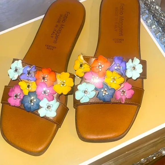 Women’s sandals 🌸🌼🌸🌼🌸