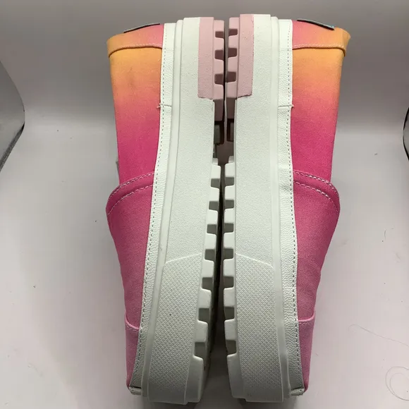 Women's TOMS Slip On Sneakers, Size 7.5, Pink Ombre
