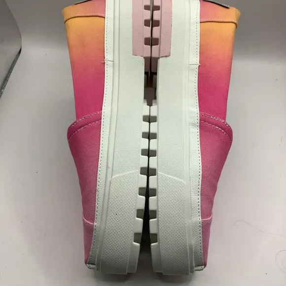 Women's TOMS Slip On Sneakers, Size 7.5, Pink Ombre