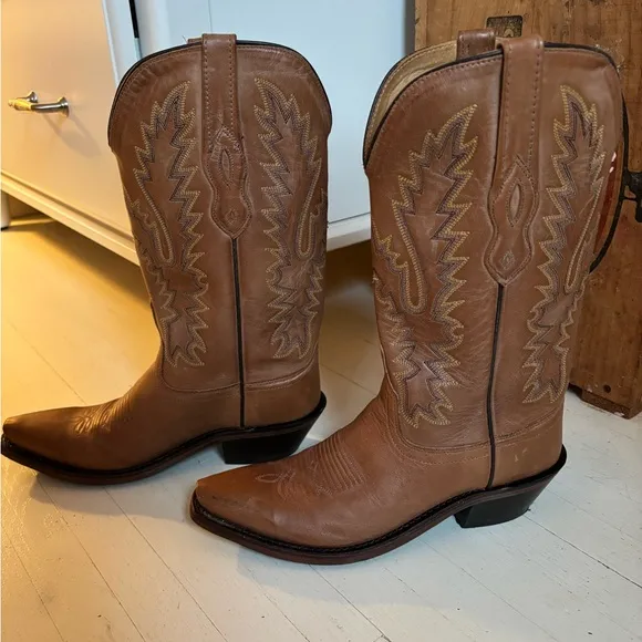 Women’s Western Cowboy Boots -size US: 7