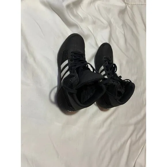 Wrestling shoes