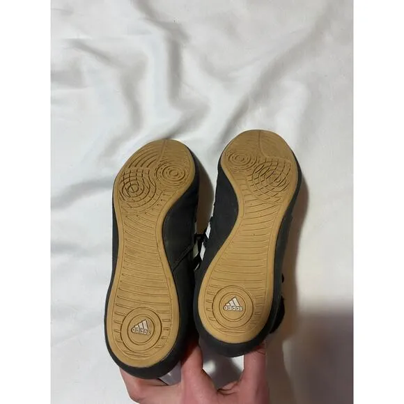 Wrestling shoes