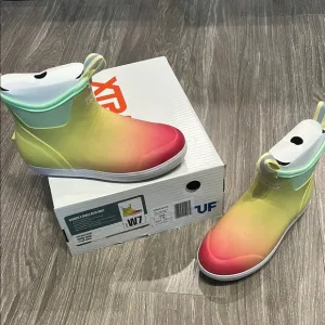 XTRATUF Ankle Deck Boot Yellow Aurora Size 7 NEW